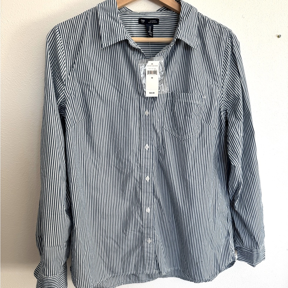 Gap SIZE M boyfriend fit blue striped button down NWT